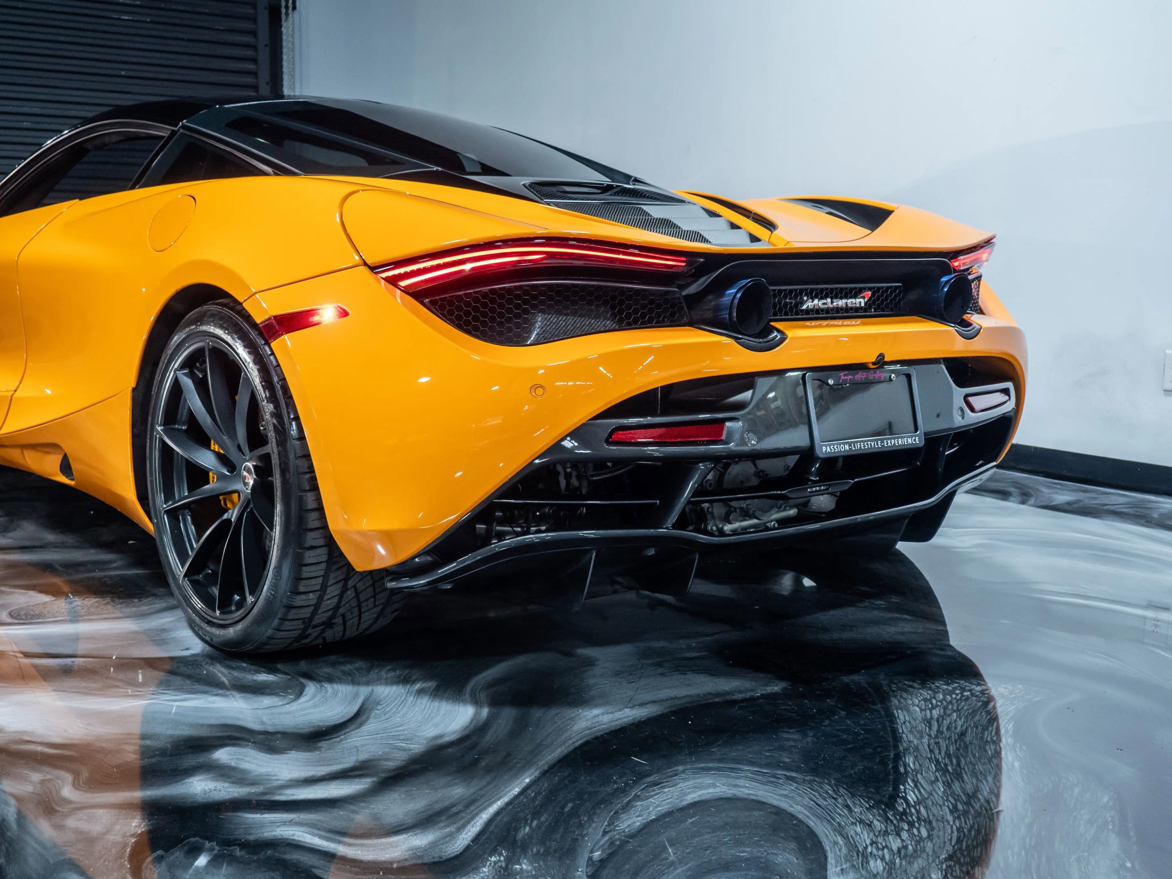 Used 2018 McLaren 720S Performance photo 12