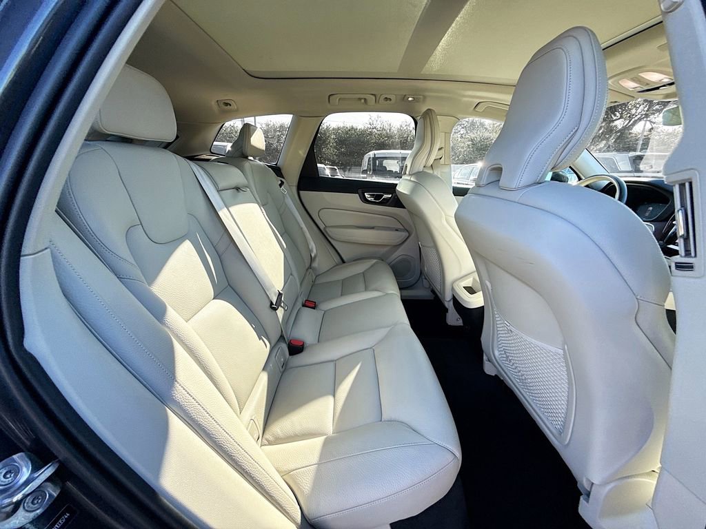 2022 Volvo Xc60 B5 Momentum