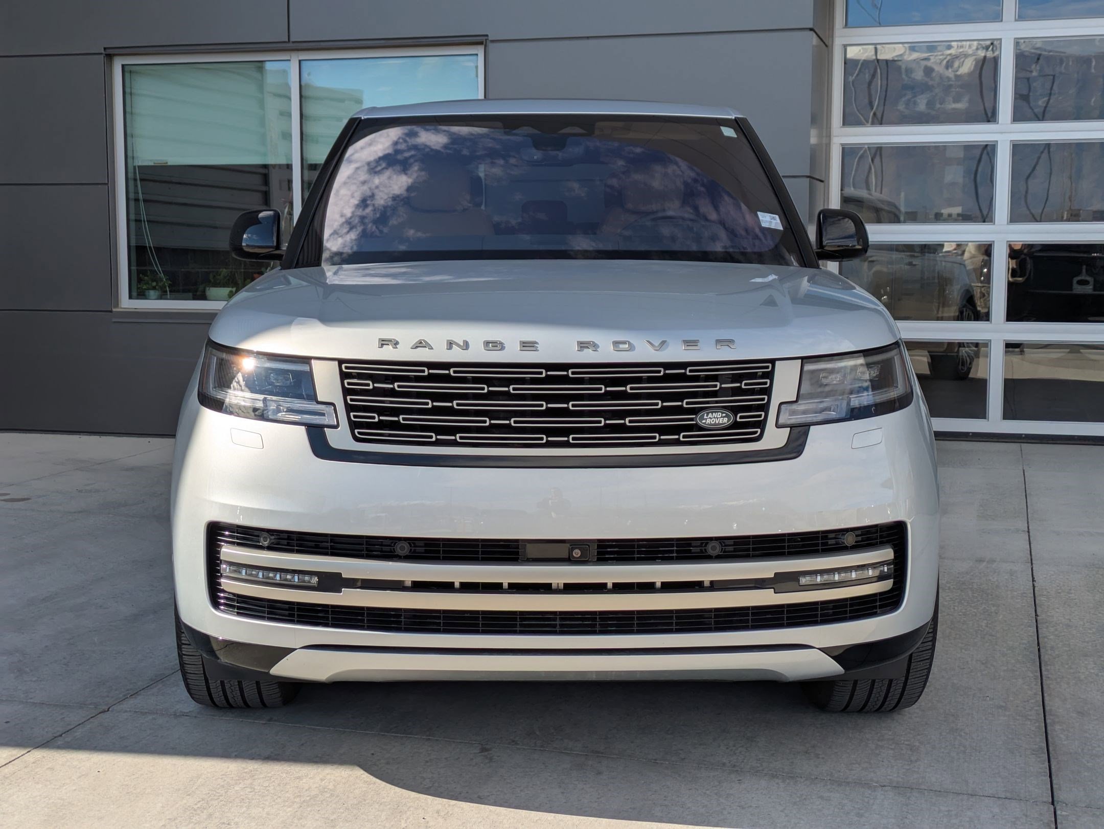 2023 Land Rover Range Rover SE