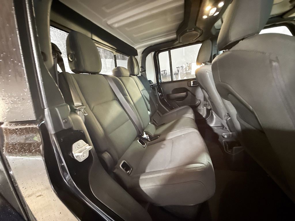 2022 Jeep Gladiator Sport