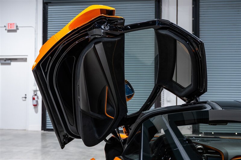 Used 2019 McLaren 720S Performance photo 22