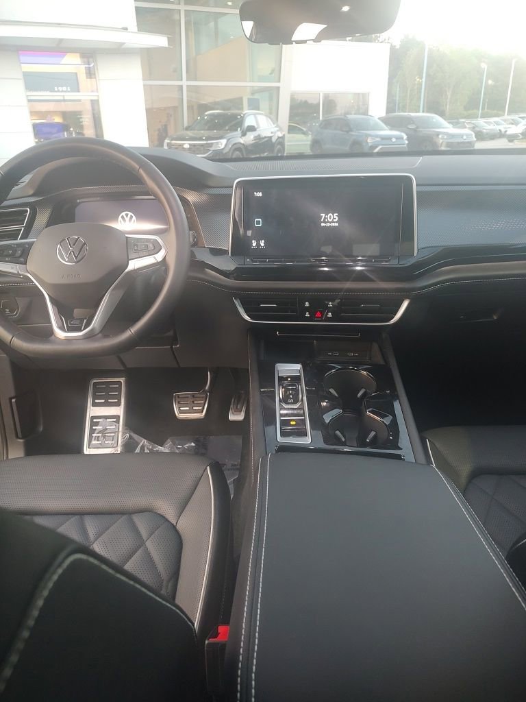 2025 Volkswagen Atlas Cross Sport SEL Premium R-Line