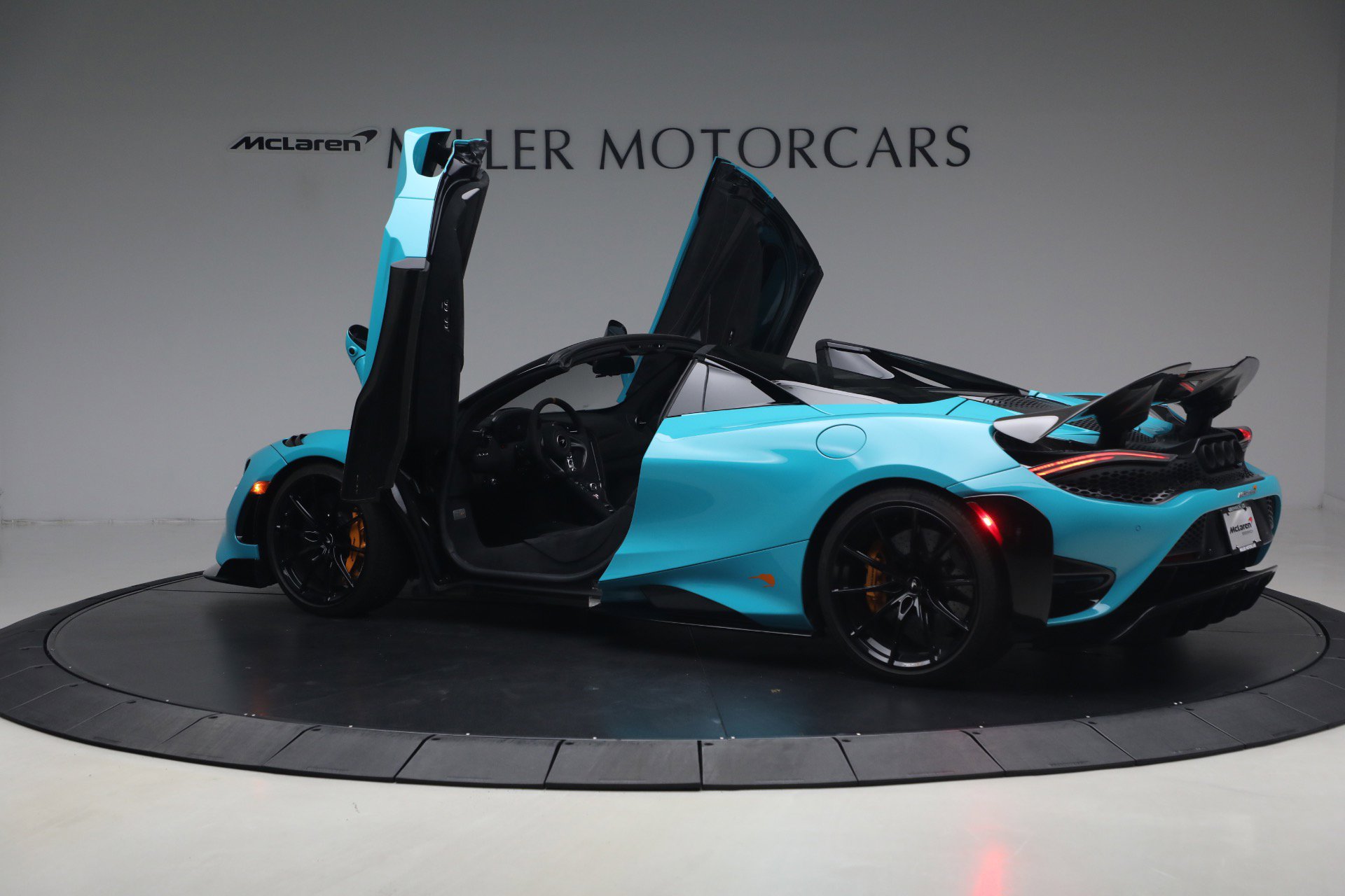 Used 2022 McLaren 765LT photo 16