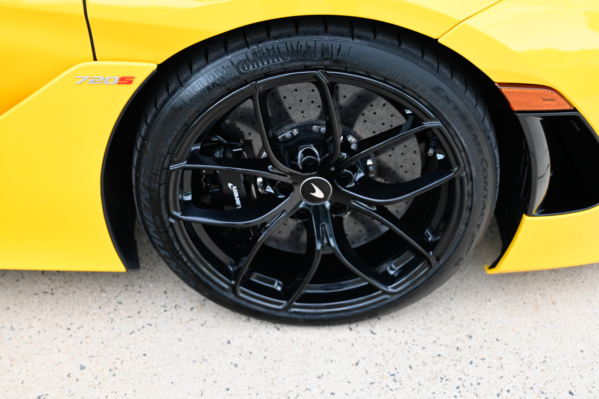 Used 2020 McLaren 720S Performance photo 32
