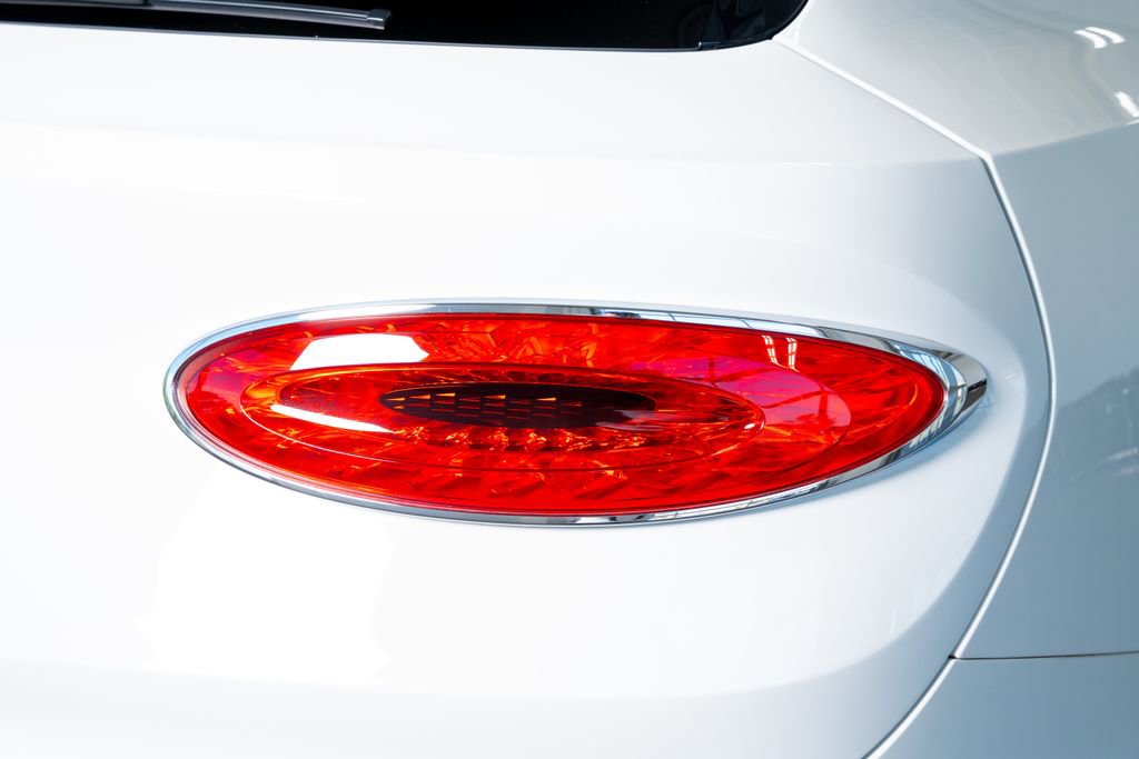 2021 Bentley Bentayga Plug-In Hybrid