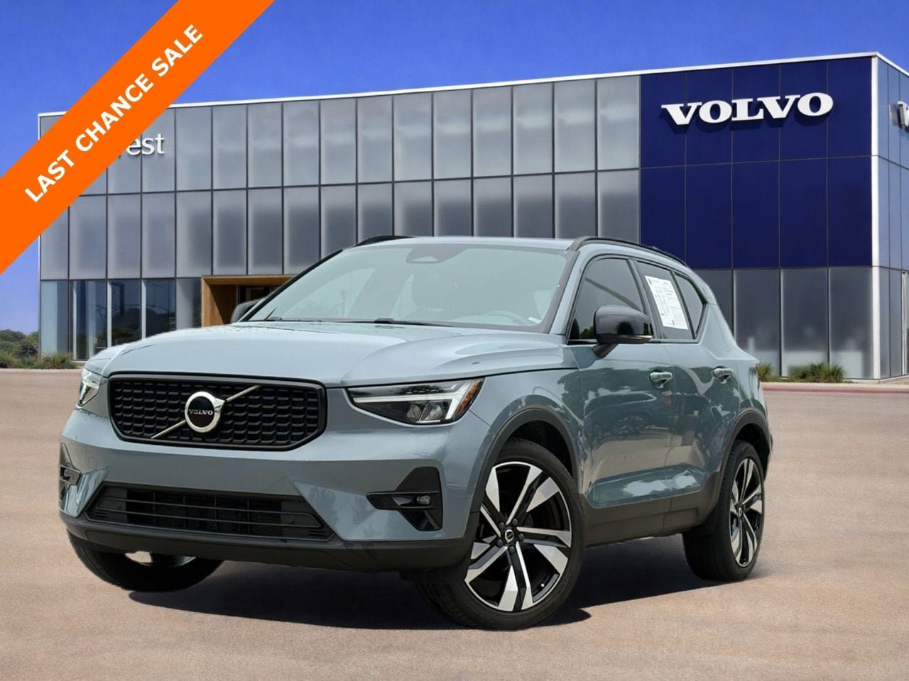 Certified 2023 Volvo XC40 B5 Plus w/ Climate Package