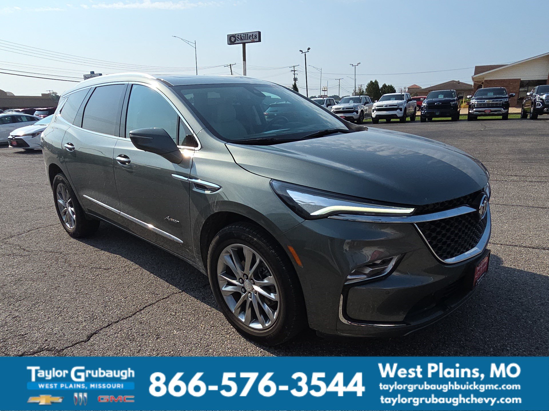 Certified 2022 Buick Enclave Avenir w/ Avenir Technology Package