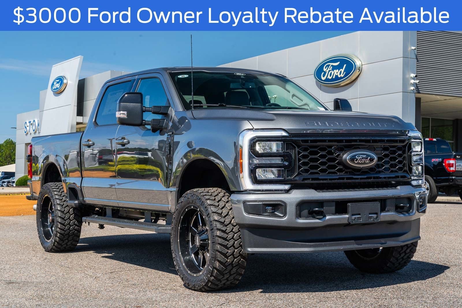 New 2026 Ford F250 Lariat w/ Black Appearance Package