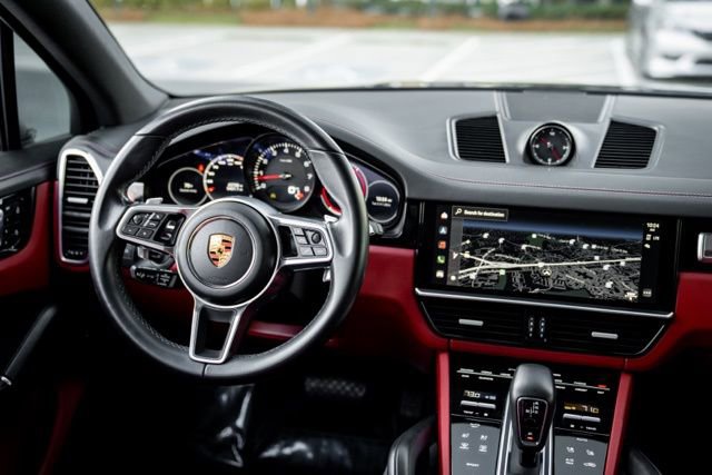 2023 Porsche Cayenne Platinum Edition