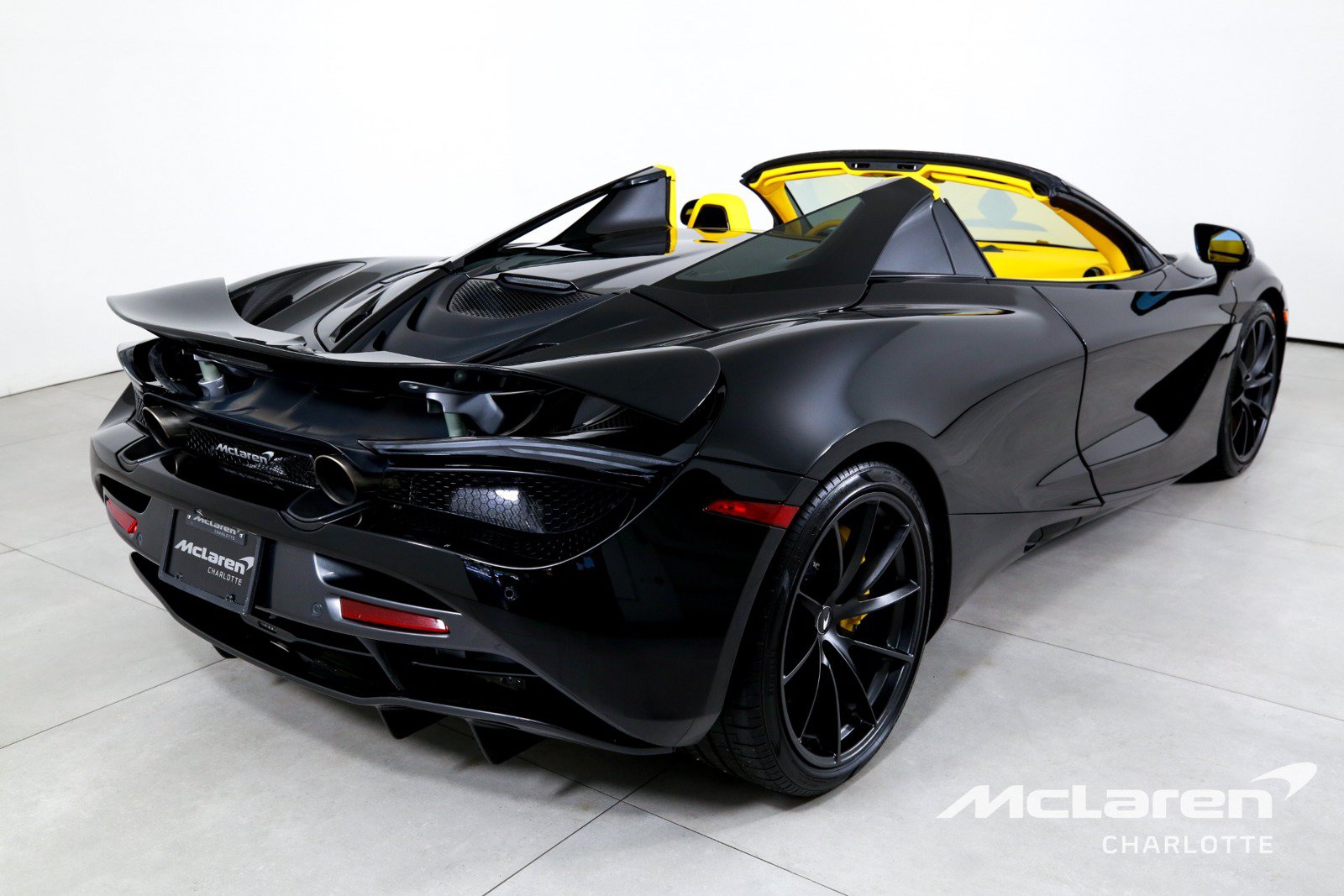 Used 2022 McLaren 720S Spider photo 10