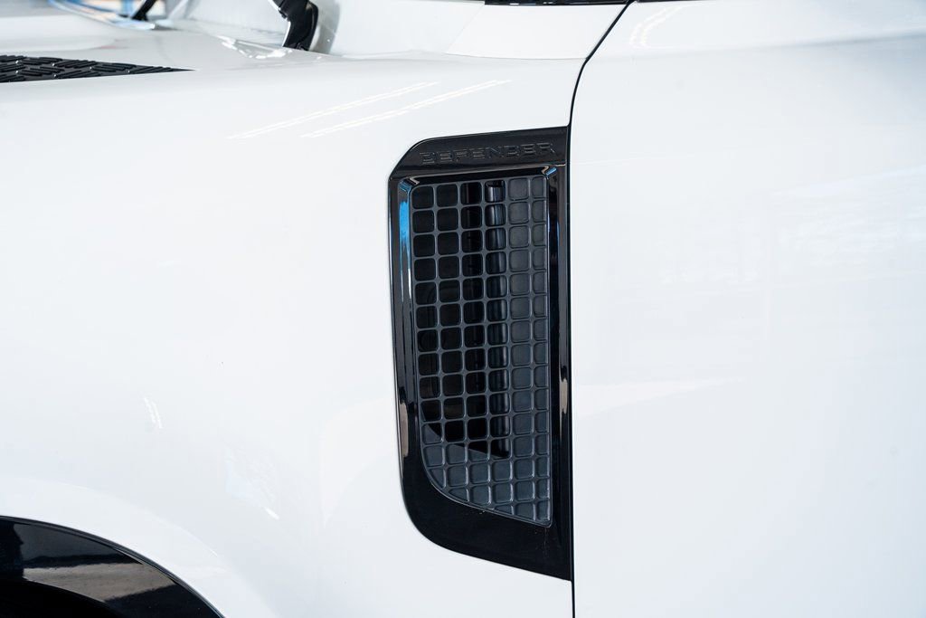 2023 Land Rover Defender 110 X-Dynamic SE