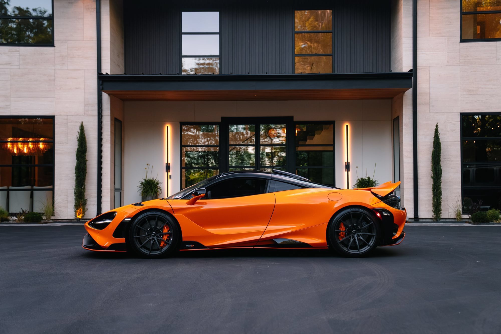 Used 2021 McLaren 765LT photo 6