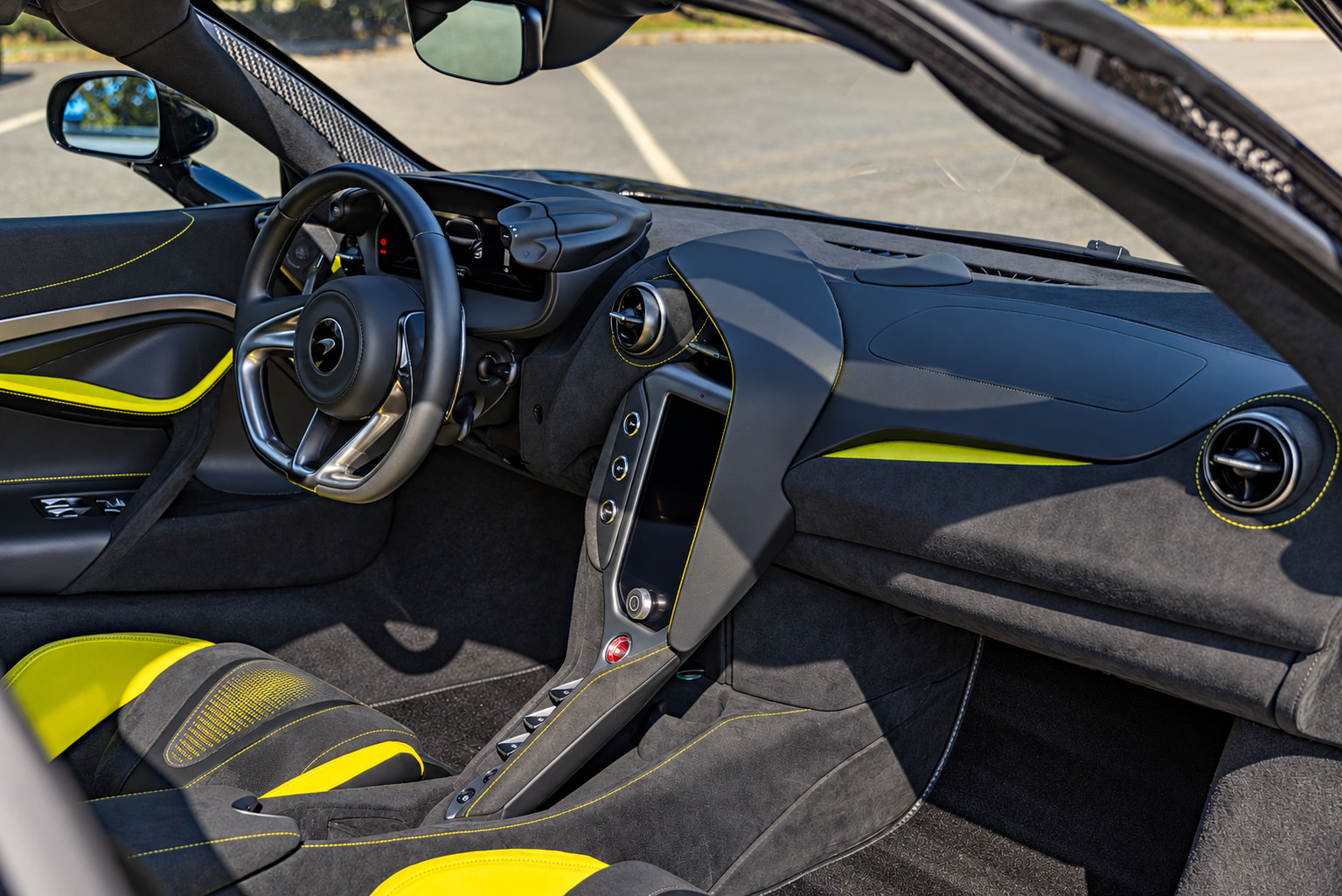 Used 2024 McLaren 750S photo 14