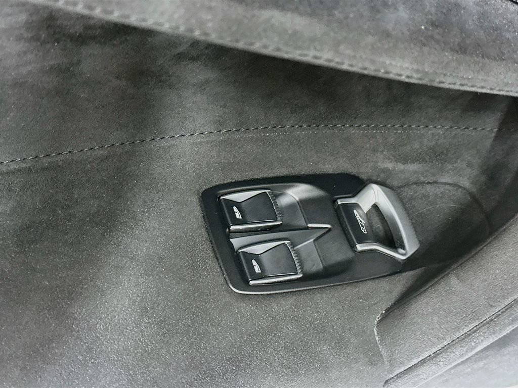 Used 2025 McLaren 750S Spider photo 19