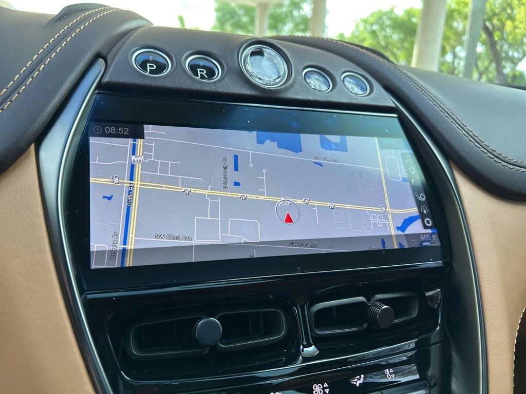 2021 Aston Martin DBX