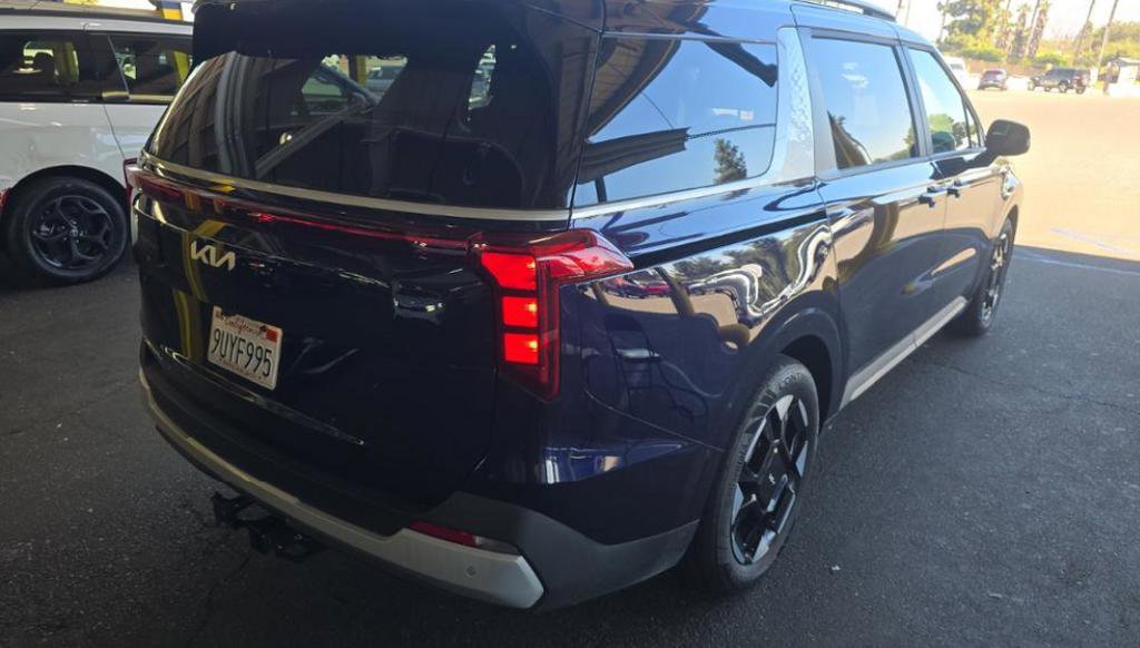 2025 Kia Carnival EX