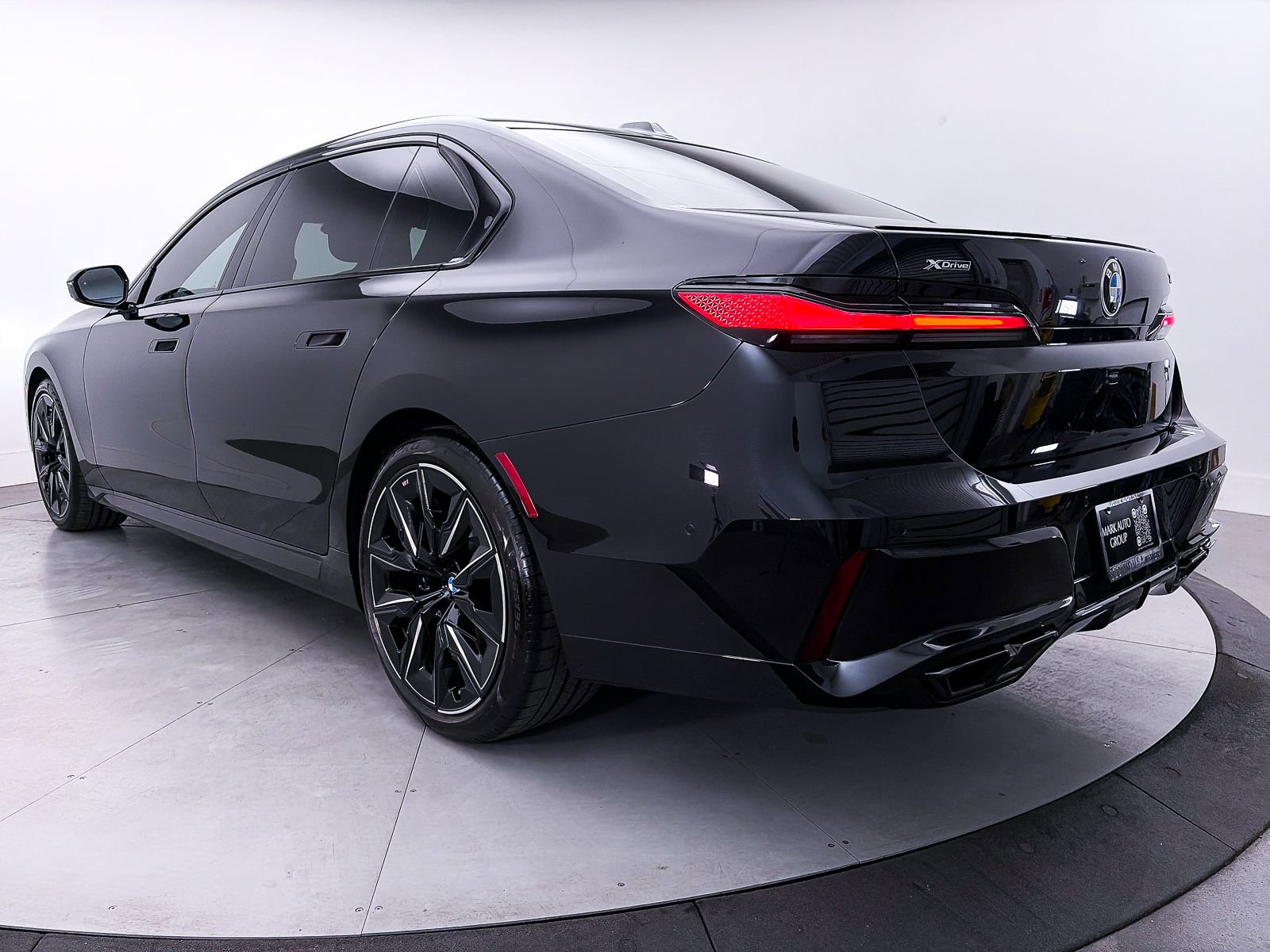 2023 BMW 760i xDrive