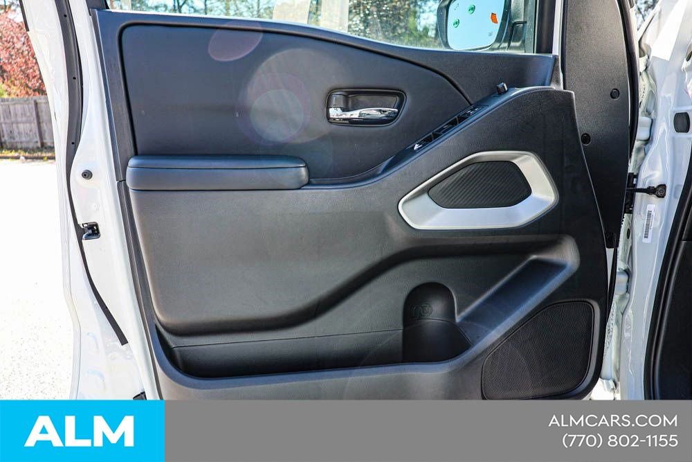 2025 Nissan Frontier SV