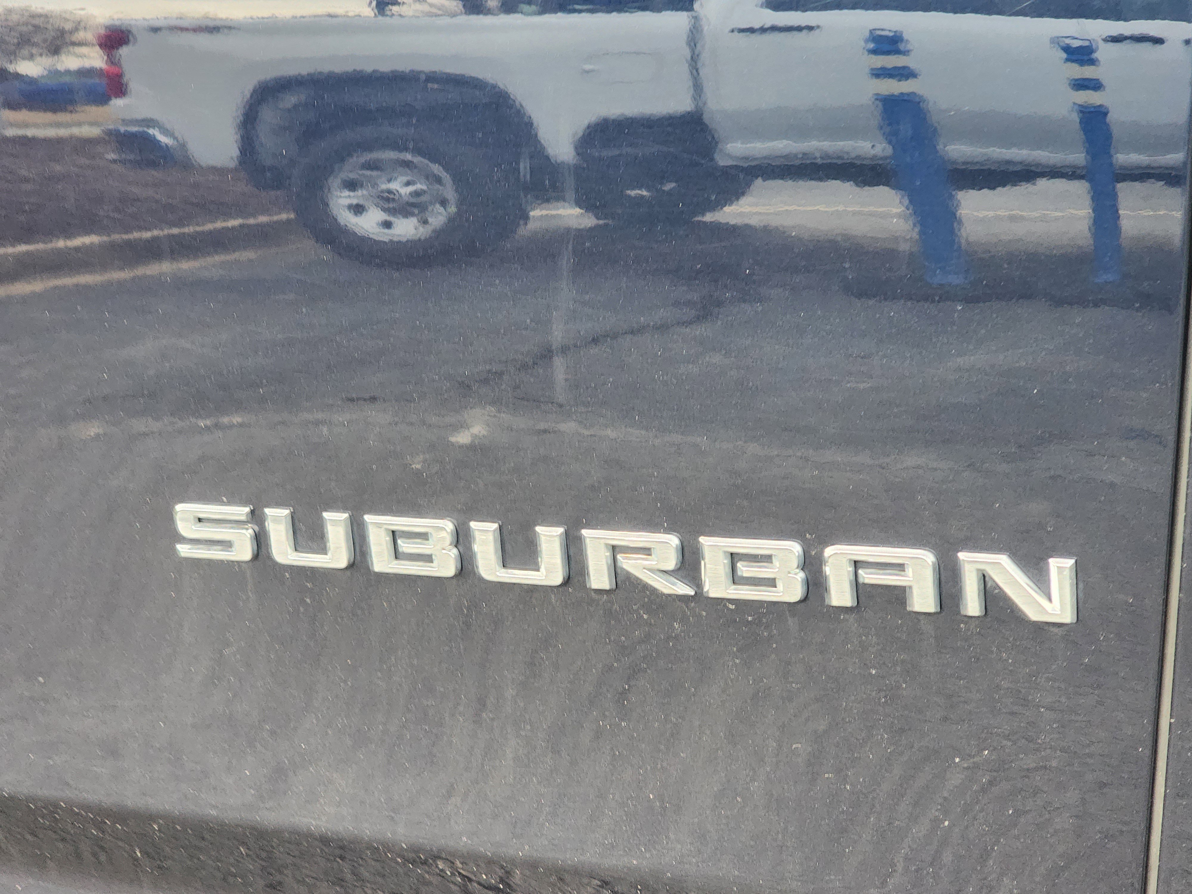 2024 Chevrolet Suburban LT