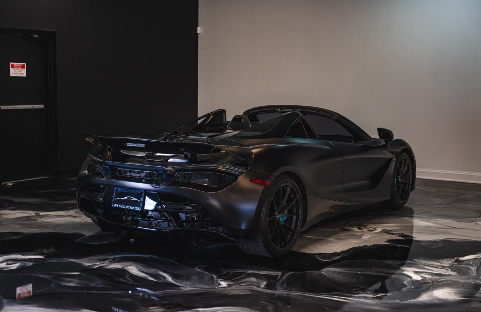 Used 2020 McLaren 720S Performance photo 18