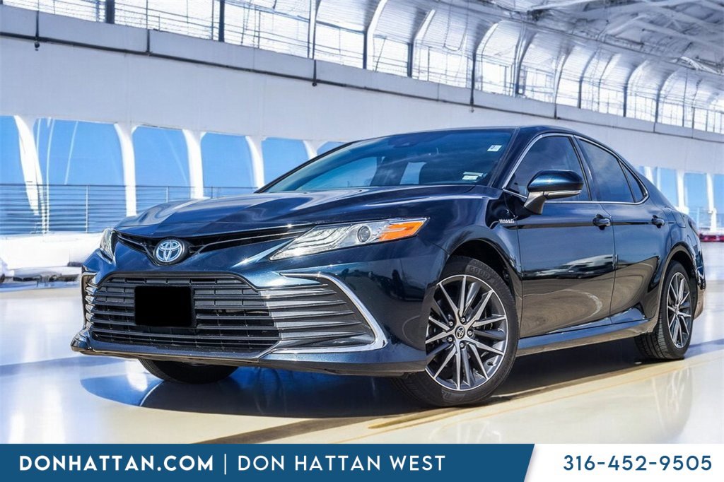 2021 Toyota Camry Hybrid XLE