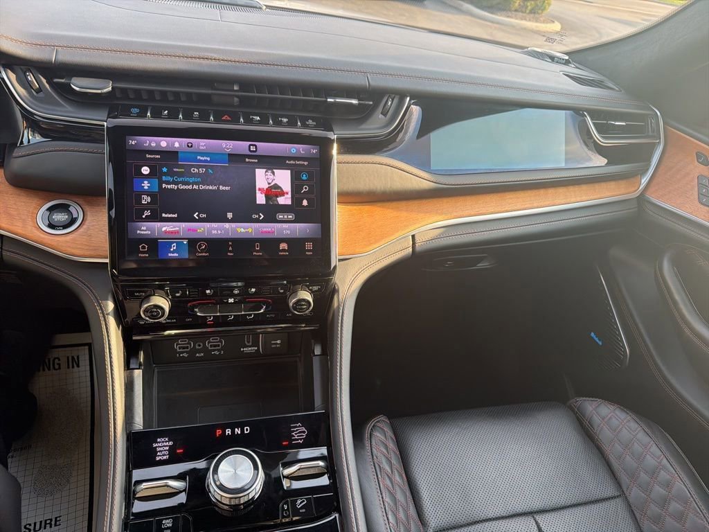 2022 Jeep Grand Cherokee Summit