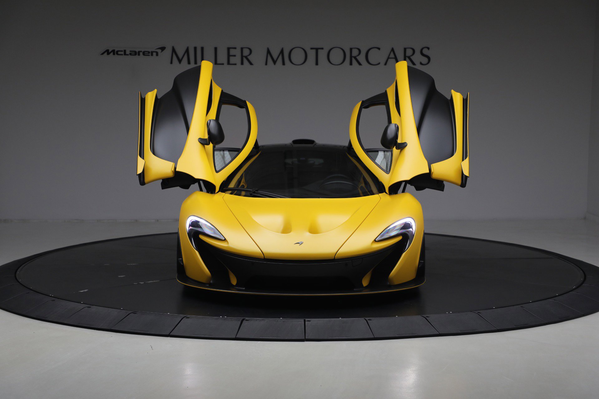 Used 2015 McLaren P1 photo 13