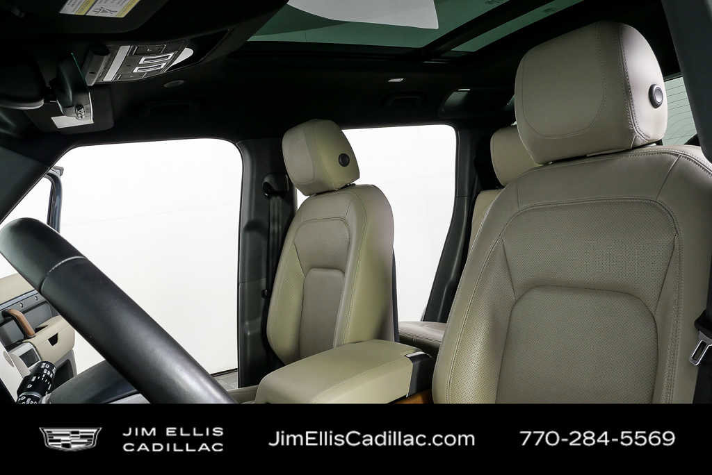 2023 Land Rover Defender 110 SE