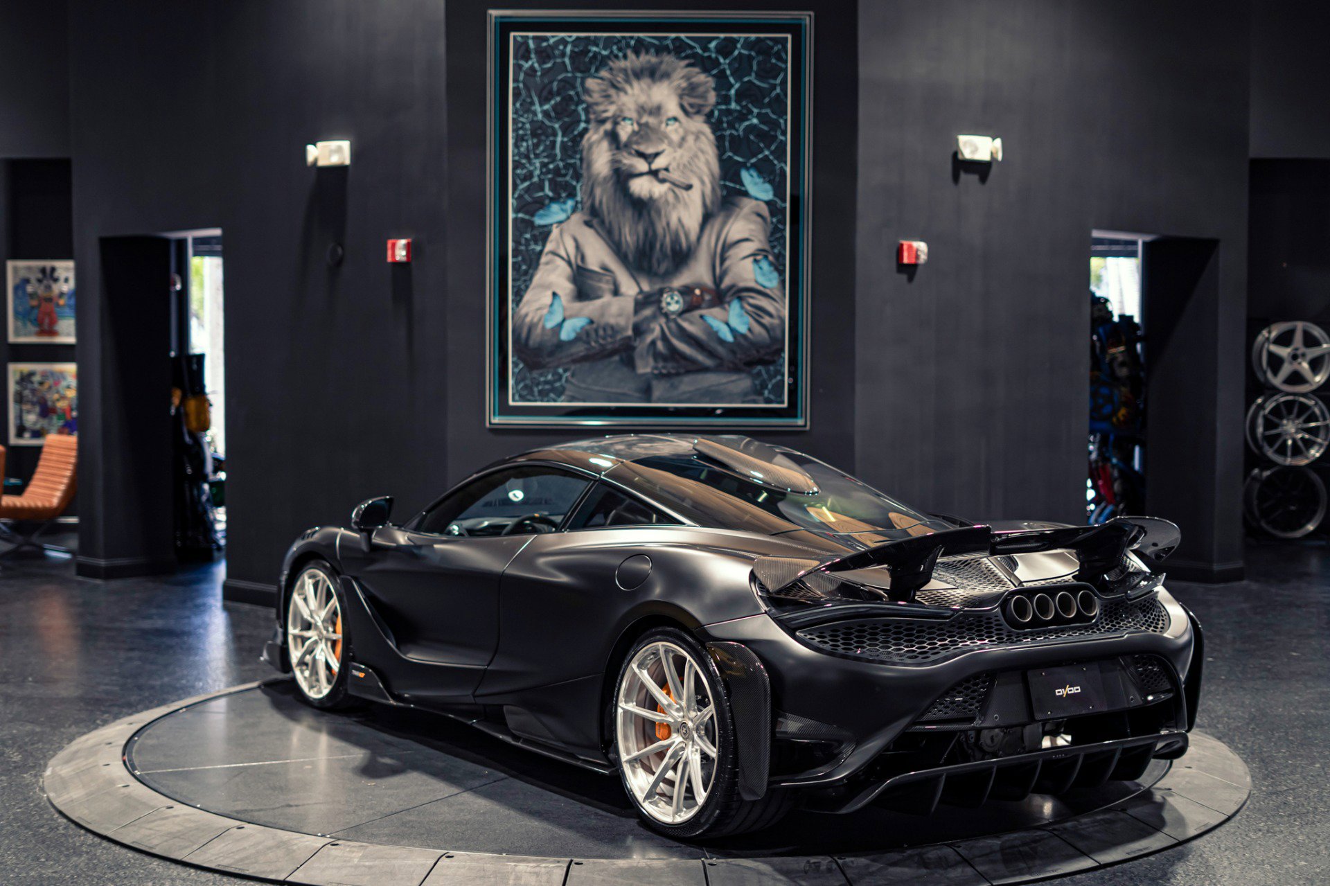 Used 2021 McLaren 765LT photo 11