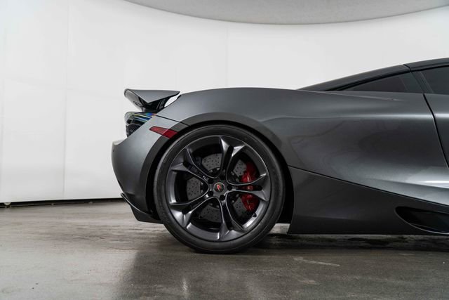 Used 2018 McLaren 720S Performance photo 13