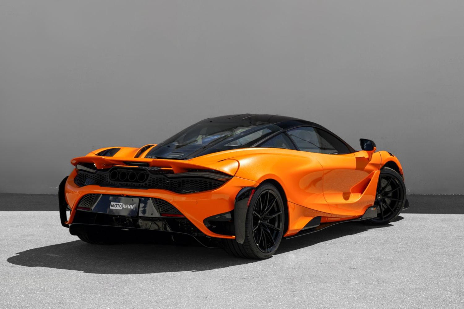Used 2021 McLaren 765LT photo 4