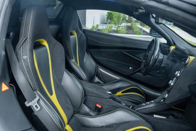 Used 2020 McLaren 720S Performance photo 25