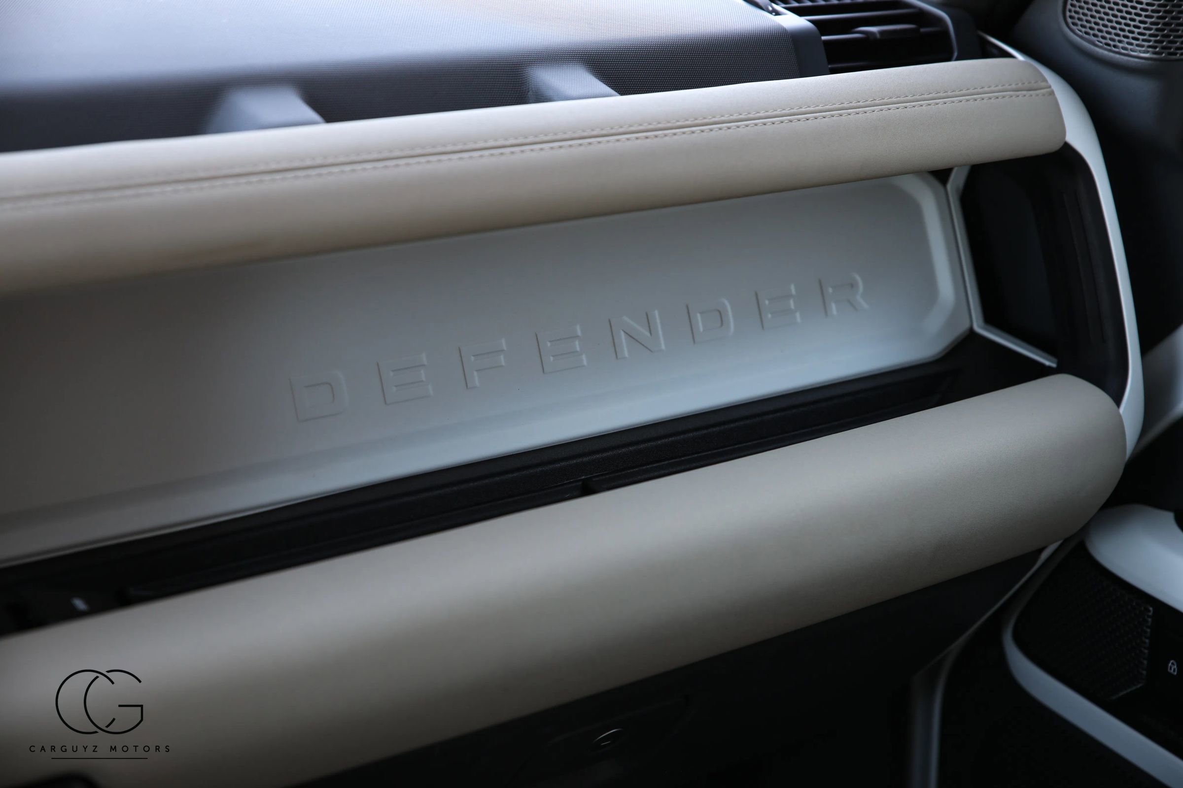 2021 Land Rover Defender 110 SE