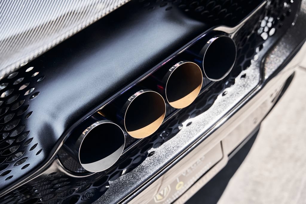 Used 2022 McLaren 765LT photo 17