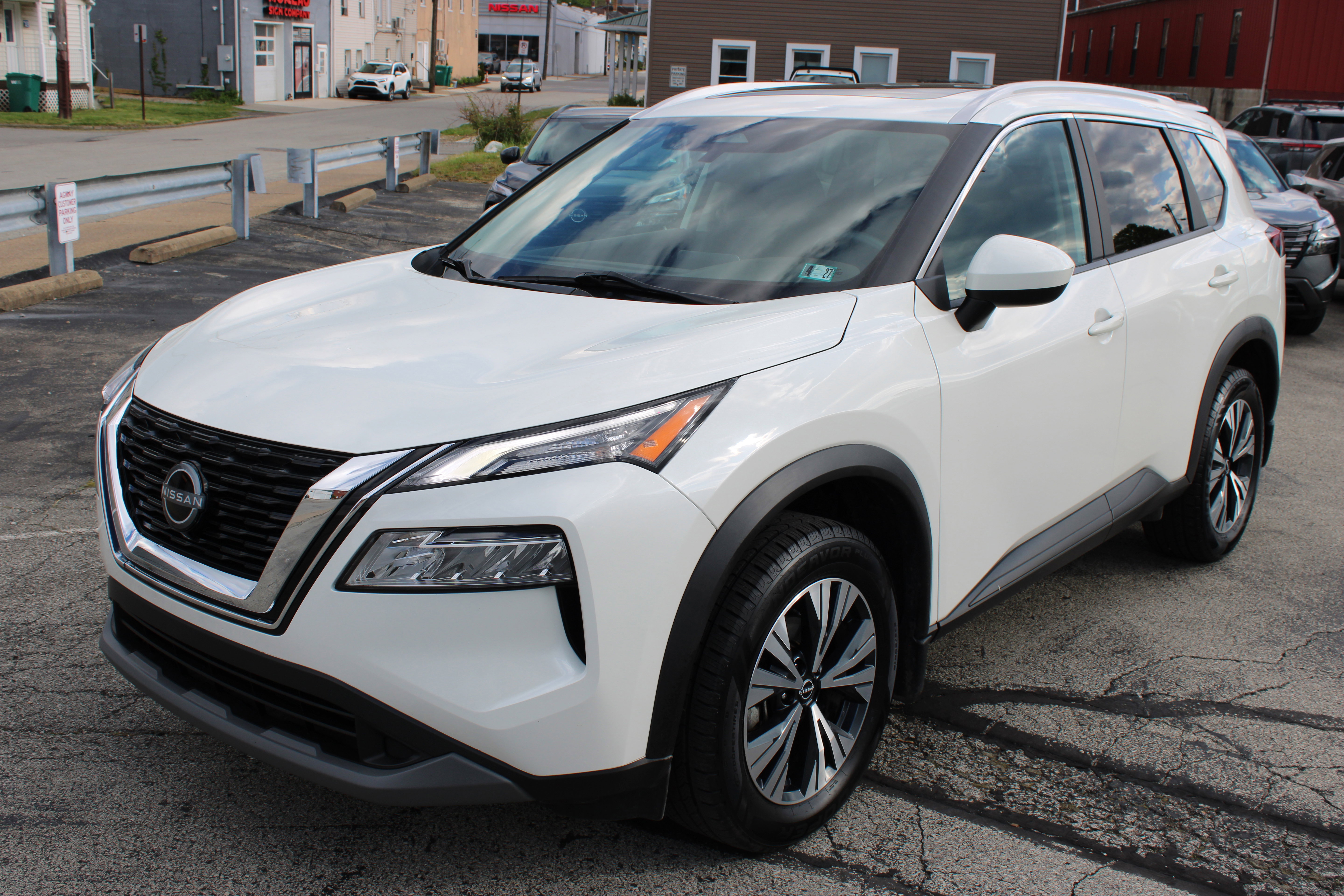 Certified 2023 Nissan Rogue SV w/ SV Premium B Package