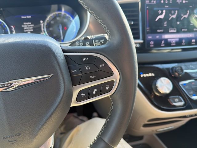 2023 Chrysler Pacifica Touring-L