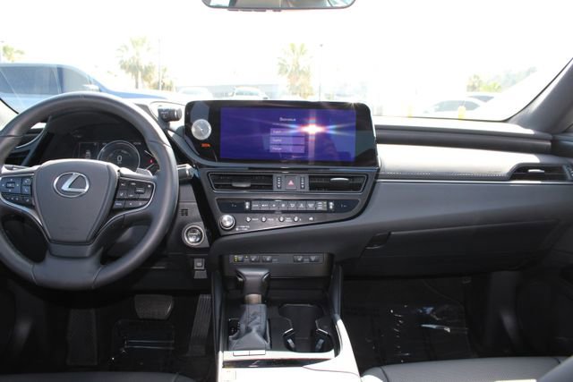 2025 Lexus ES 300h