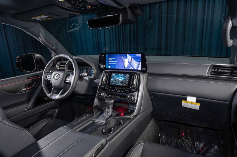 2026 Lexus LX 600 4WD w/ Luxury Package