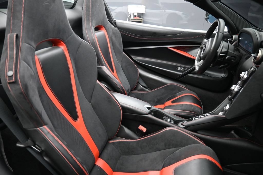 Used 2020 McLaren 720S Performance photo 22
