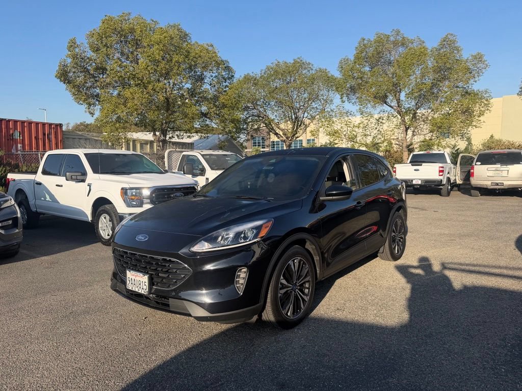 Used 2022 Ford Escape SE w/ SE Sport Appearance Package