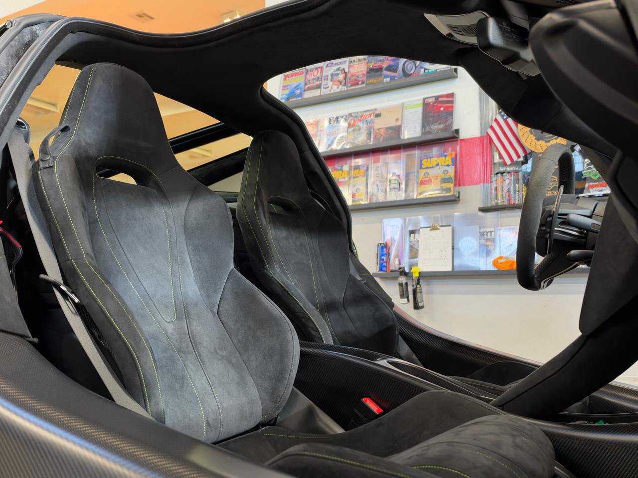 Used 2021 McLaren 765LT photo 25