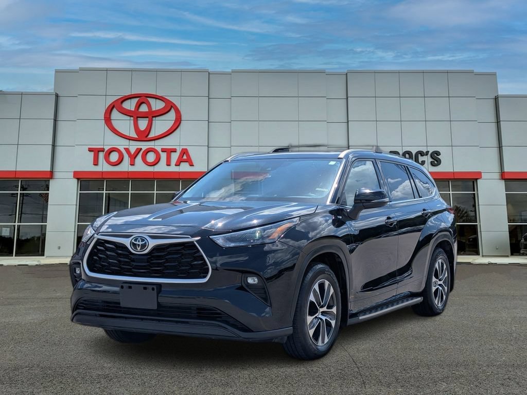 Used 2022 Toyota Highlander XLE