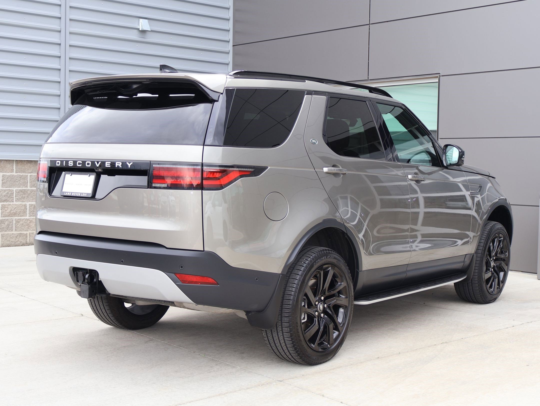 2025 Land Rover Discovery S