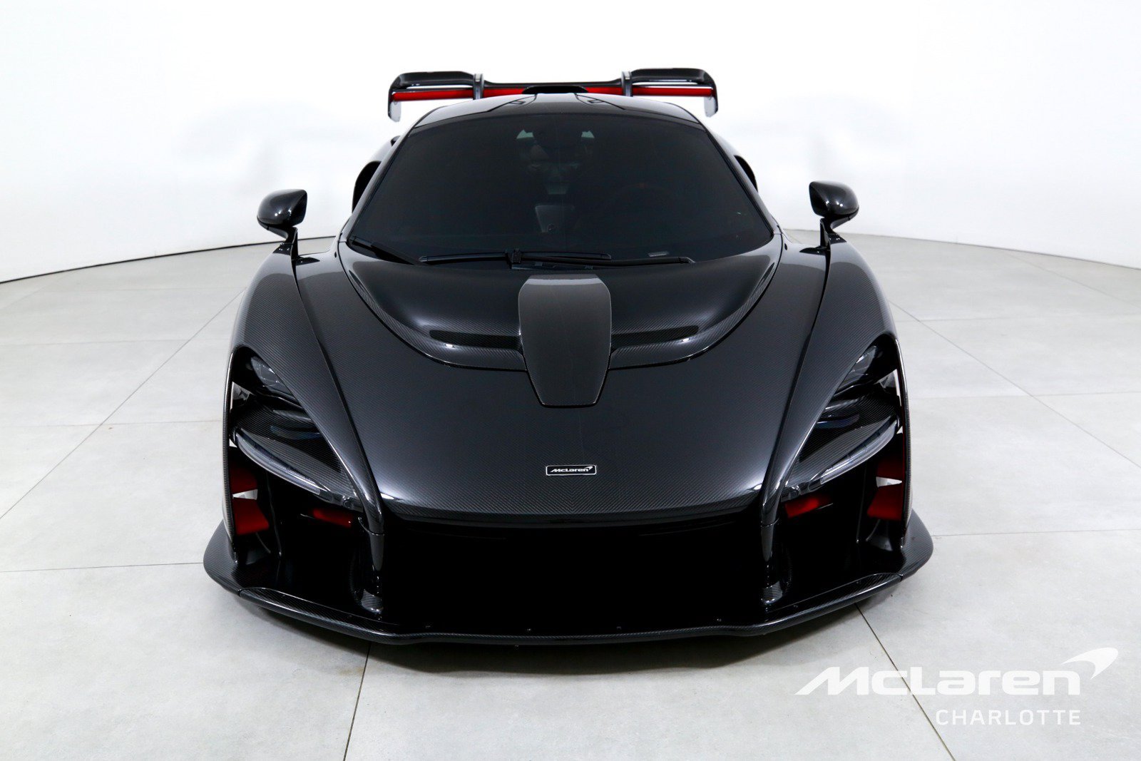 Used 2019 McLaren Senna photo 4