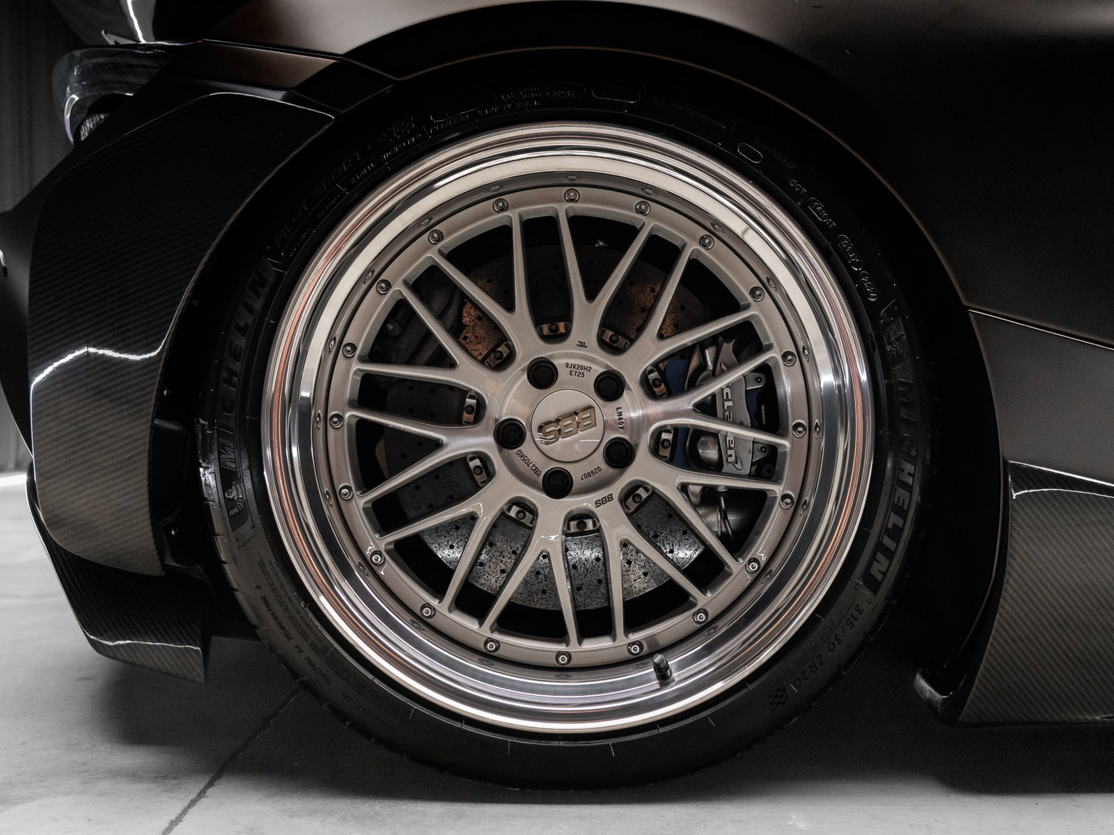Used 2018 McLaren 720S Luxury photo 39