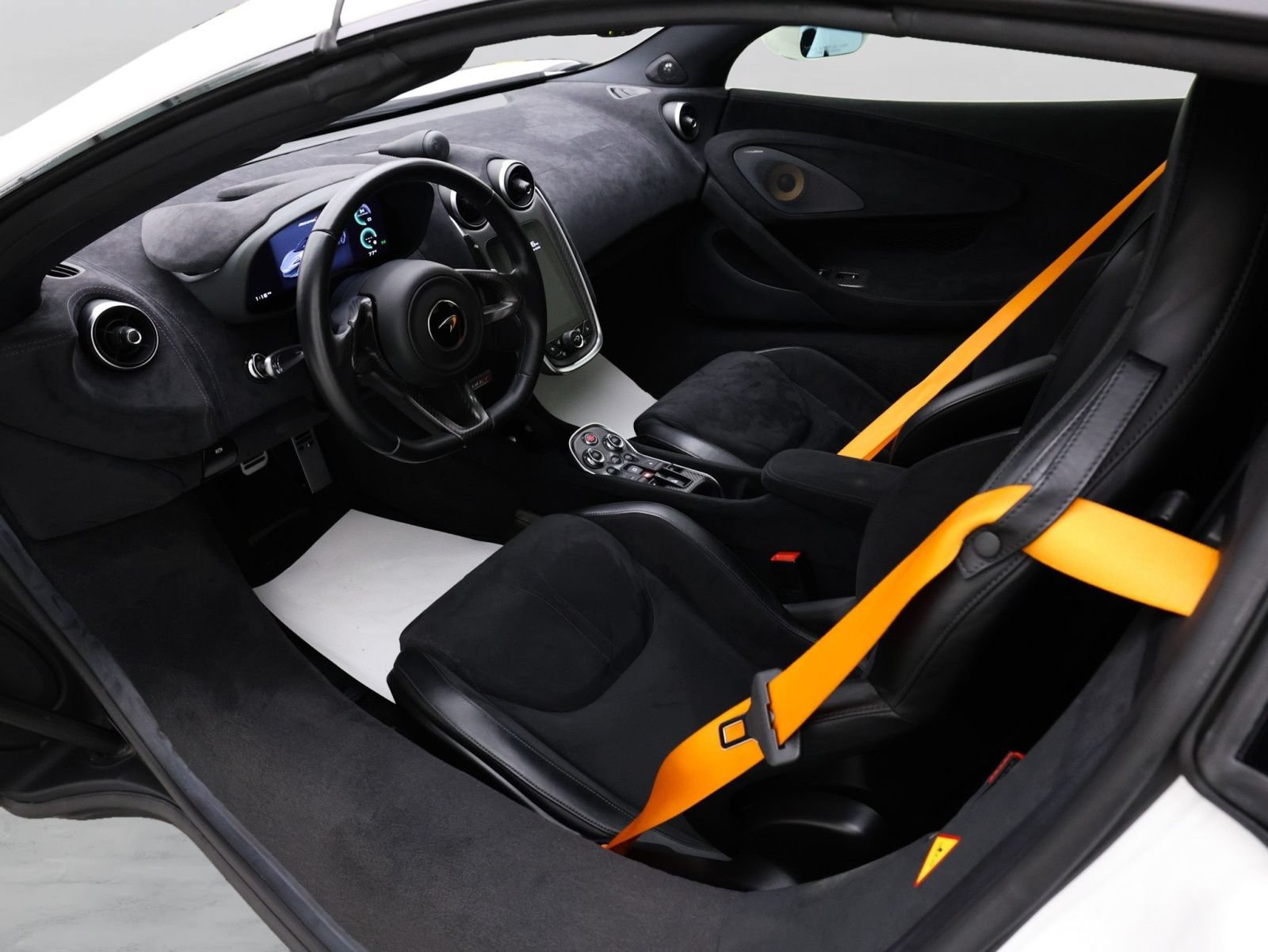 Used 2020 McLaren 600LT Spider photo 6