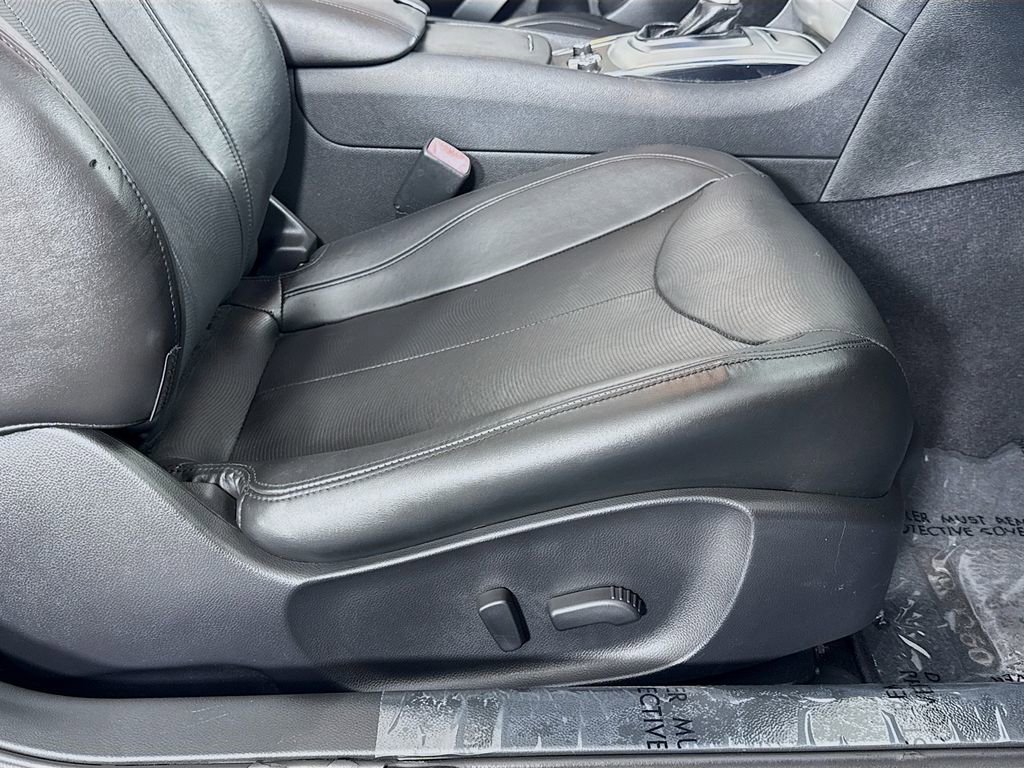 2014 INFINITI Q60 Convertible