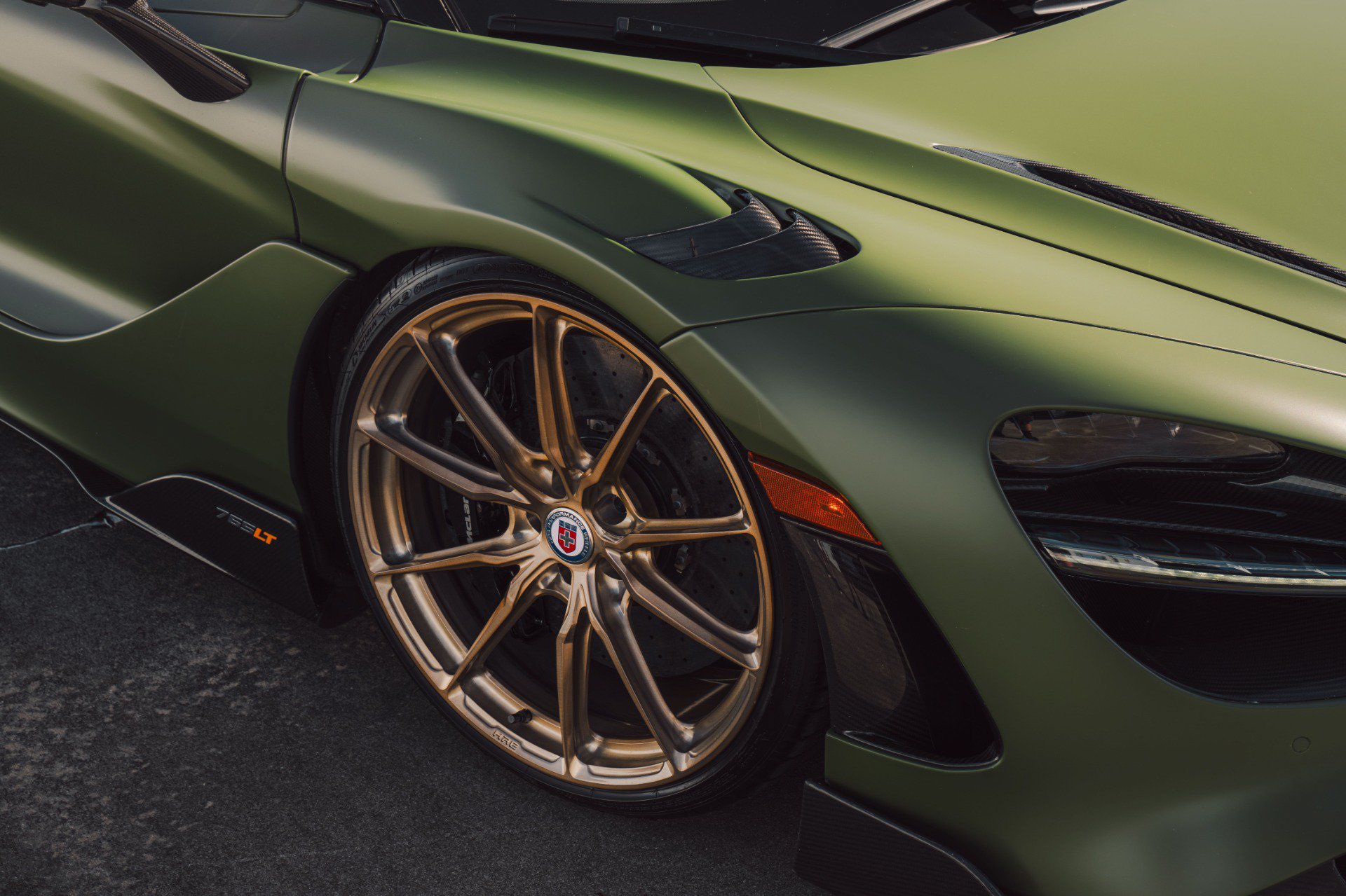 Used 2022 McLaren 765LT photo 9