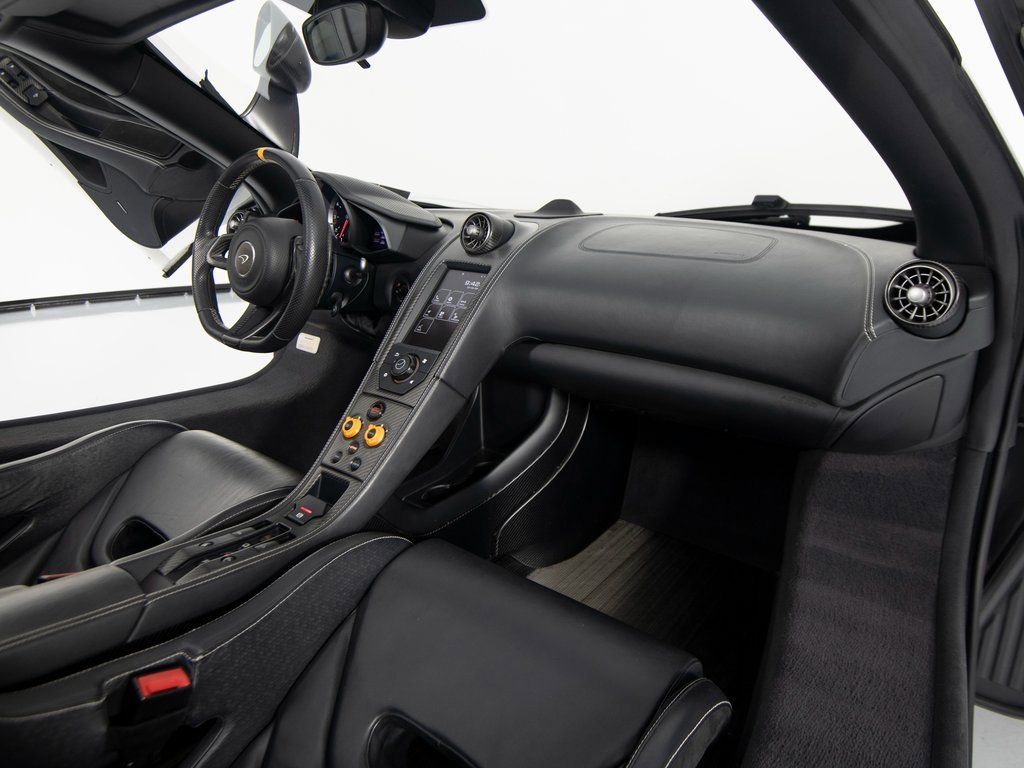 Used 2016 McLaren 675LT Spider photo 29