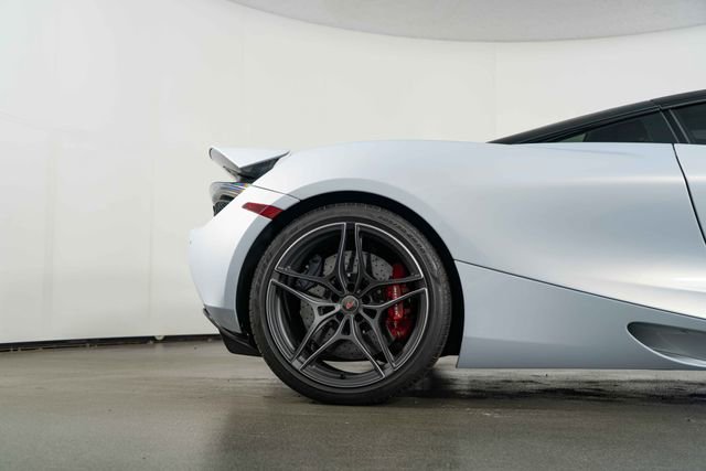 Used 2018 McLaren 720S Luxury photo 10